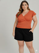 Cropped Plus Size Júlia: Transpassado Canelado com Manga Curta
