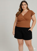 Cropped Plus Size Júlia: Transpassado Canelado com Manga Curta